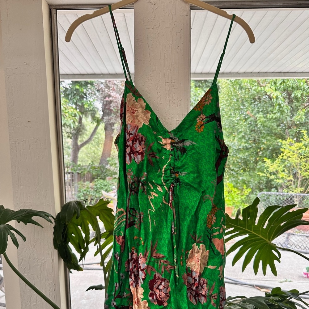EUC Emerald Green Silky Dress Zara Size Small Adjustable Straps & Center Tie
